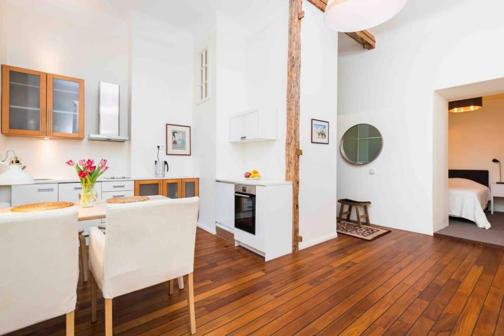 Best location, beautiful&quiet Old Town apt. Tallinn Extérieur photo